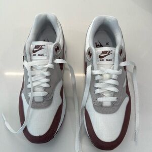 Nike Air Max 1 ‘87 size 10.